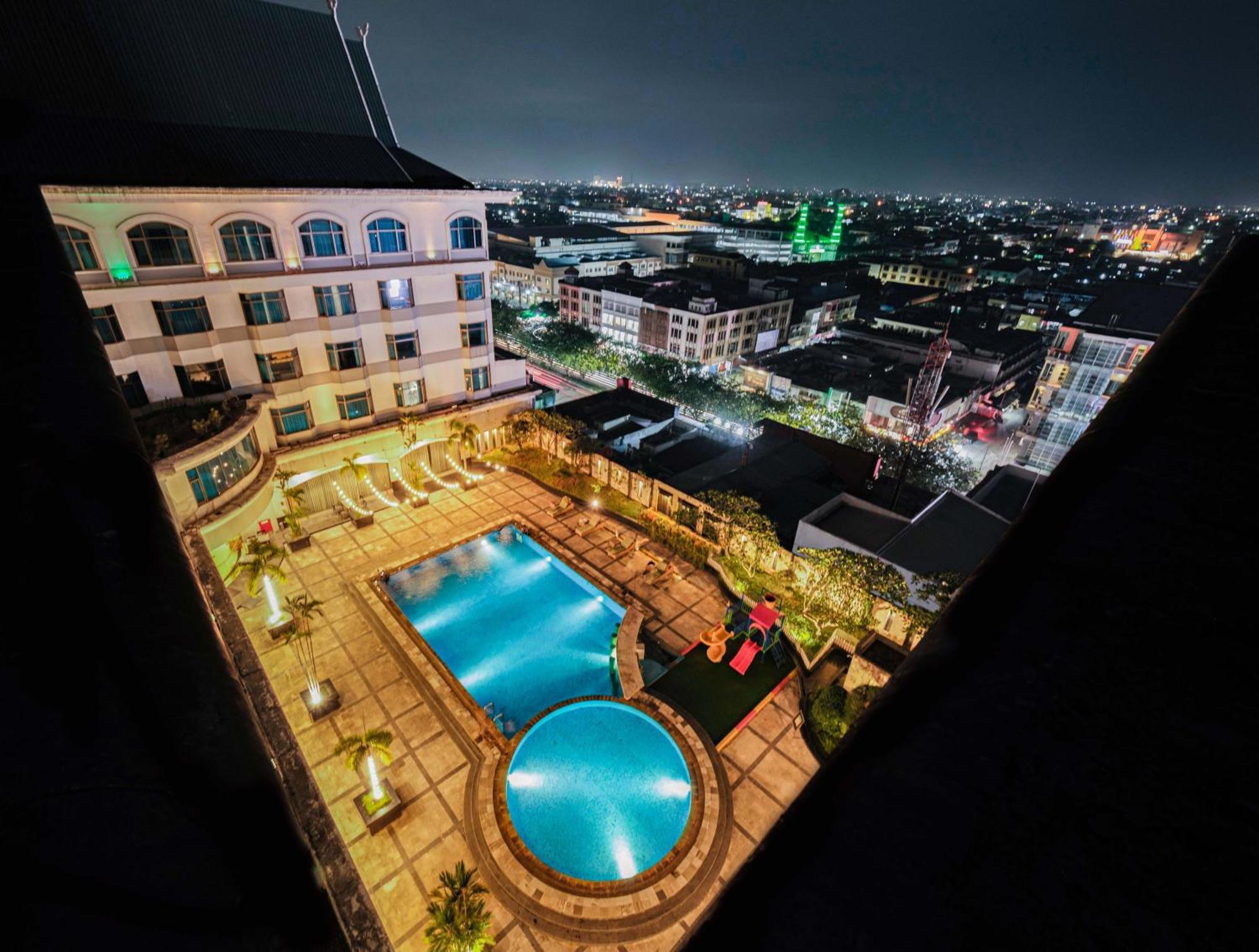Grand Jatra Hotel Pekanbaru Extérieur photo