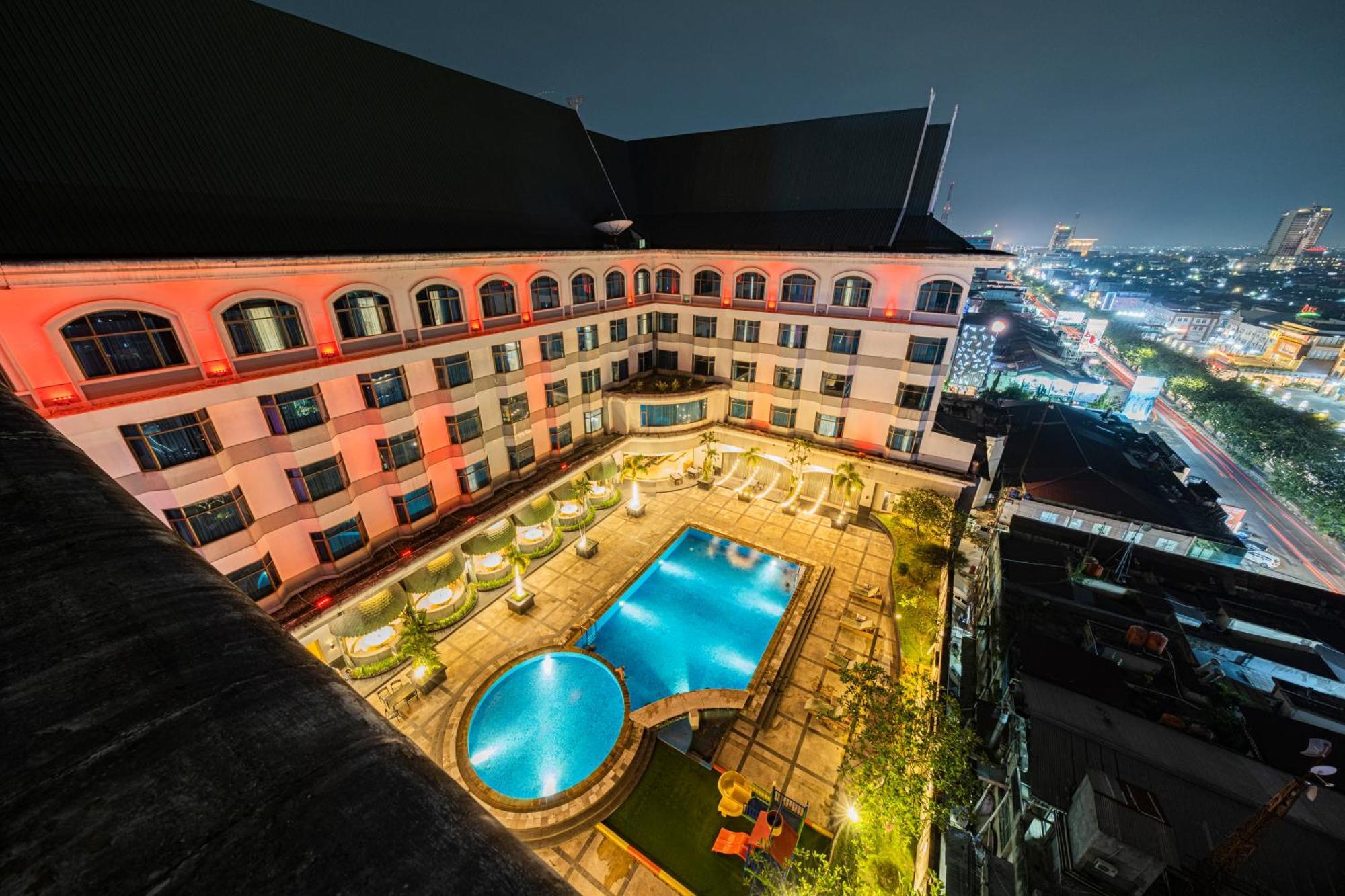 Grand Jatra Hotel Pekanbaru Extérieur photo