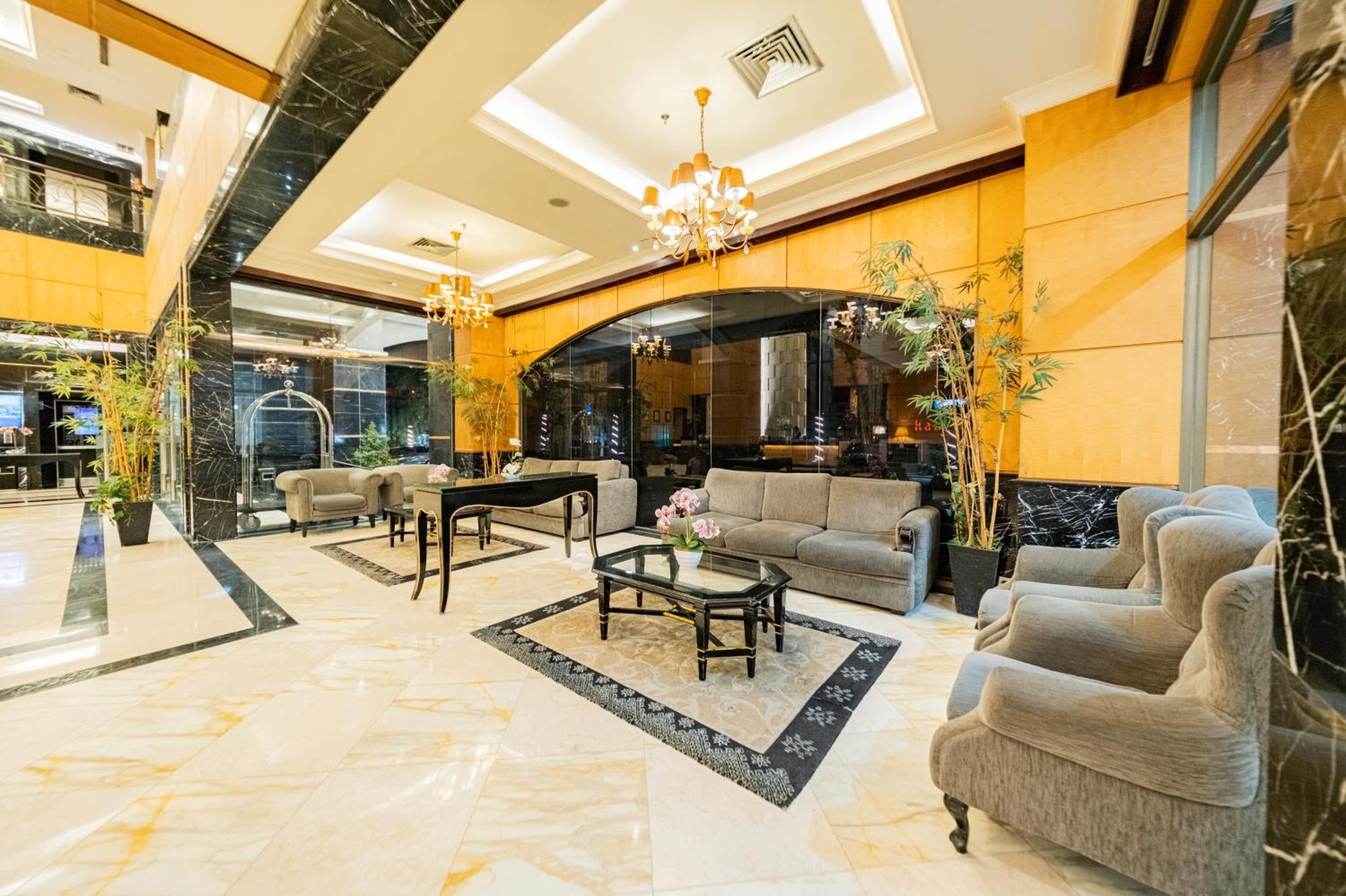 Grand Jatra Hotel Pekanbaru Extérieur photo