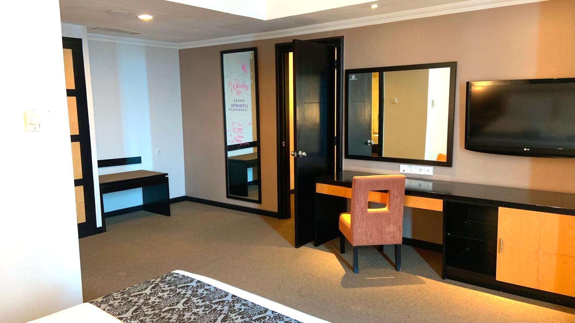 Grand Jatra Hotel Pekanbaru Extérieur photo