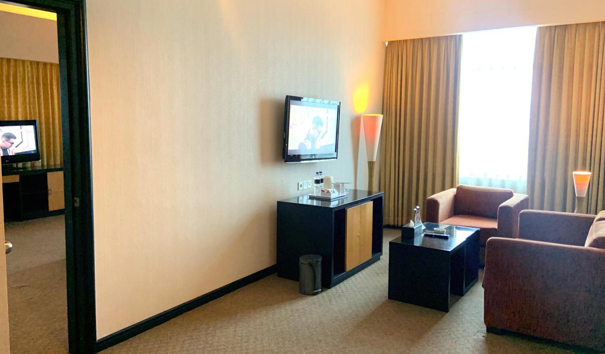 Grand Jatra Hotel Pekanbaru Extérieur photo